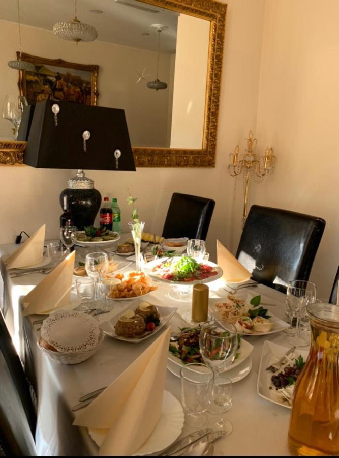 Orion Hotel Parczew Extérieur photo