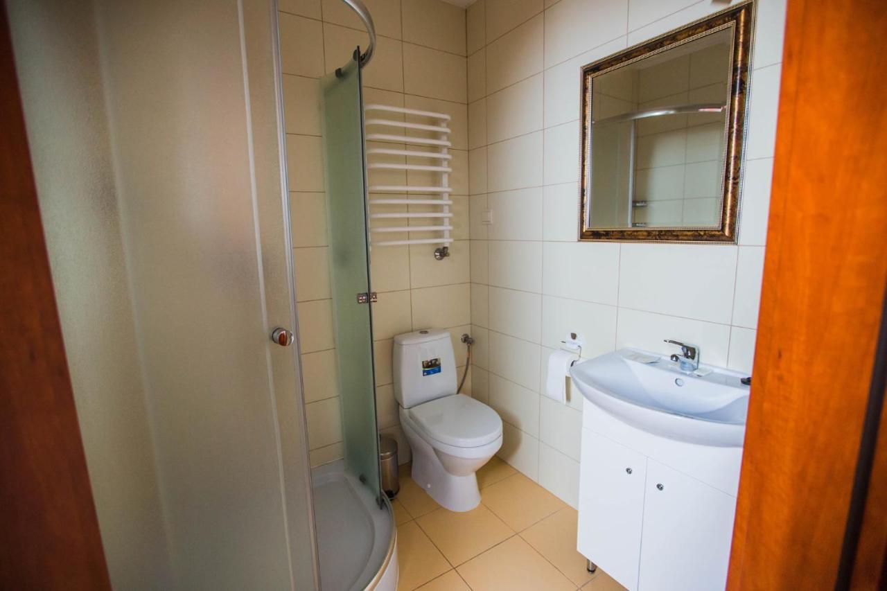 Orion Hotel Parczew Extérieur photo