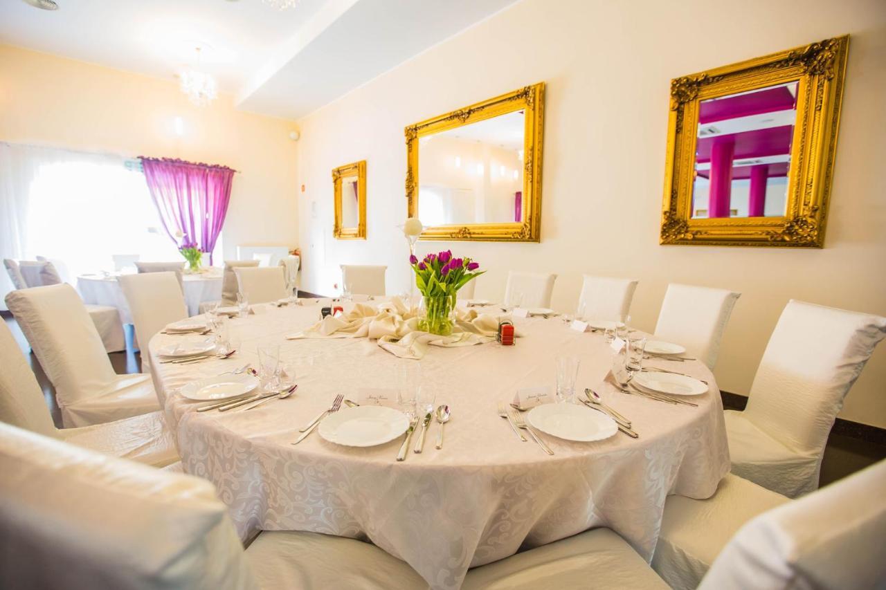 Orion Hotel Parczew Extérieur photo